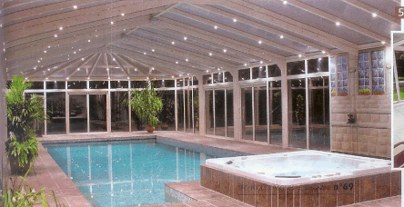 abri with spa inside
